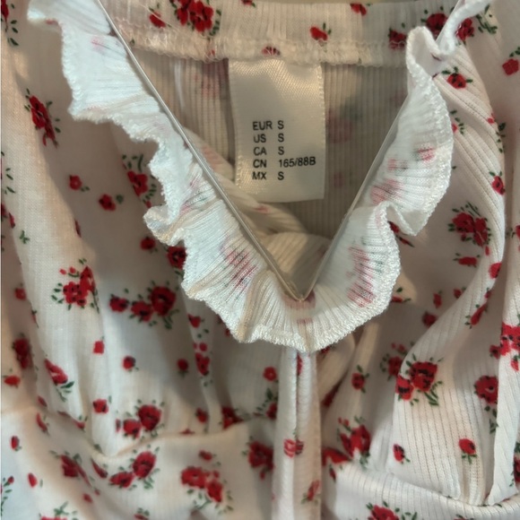 Rose patterned Baby Doll Dress - Picture 3 of 4